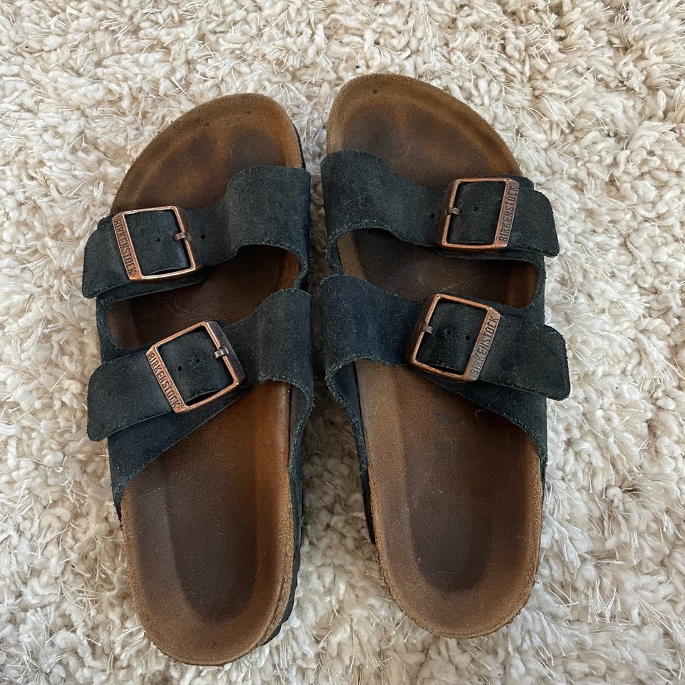 Navy blue Soft Birkenstock’s!!